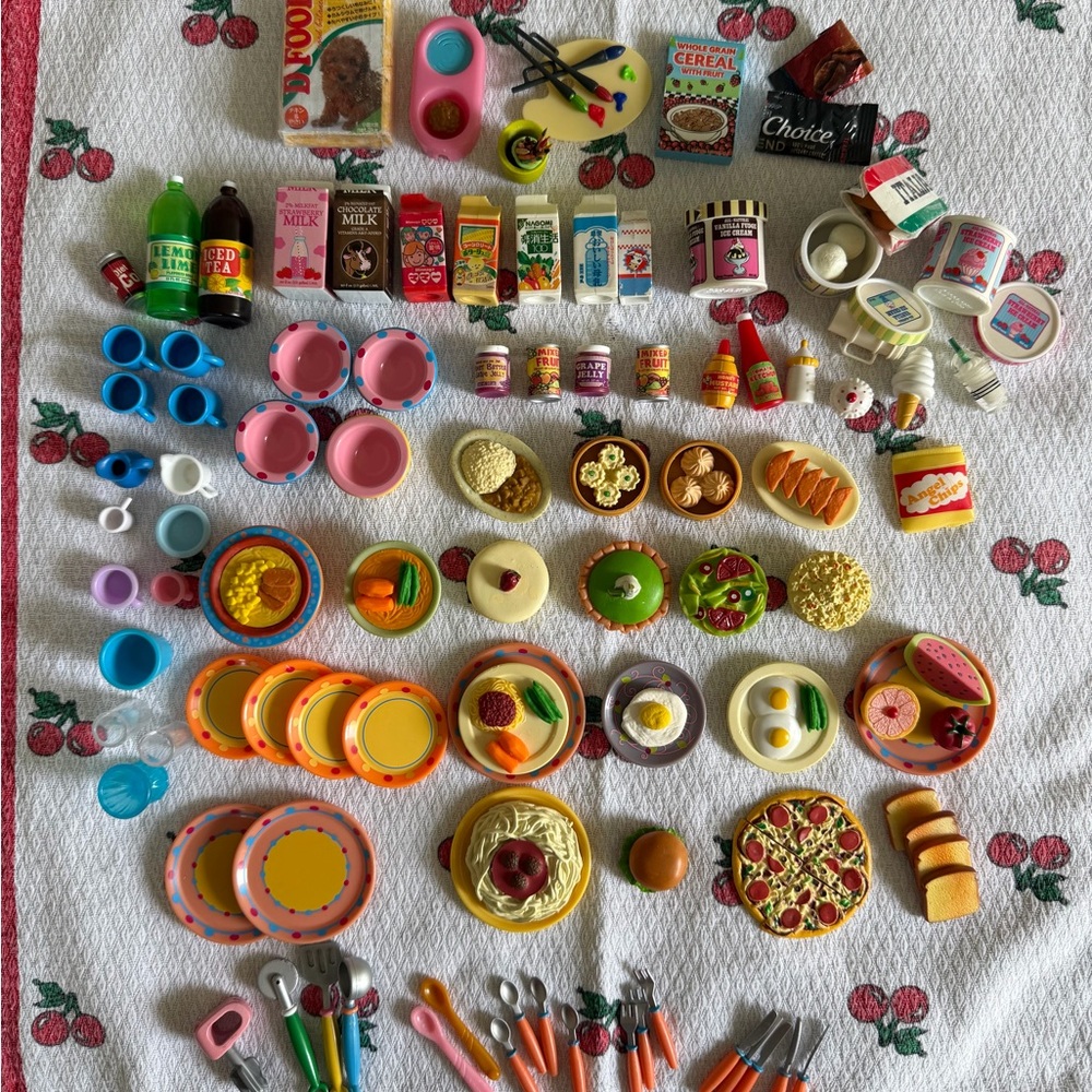 Assorted Japanese Collectible 100+ pcs Miniature Toy Food & Drinks Set